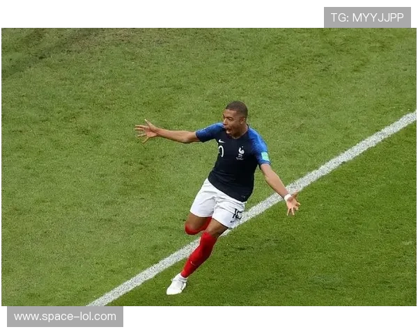 足球球星如何通过独特的过人手势提高比赛技巧与突破效果