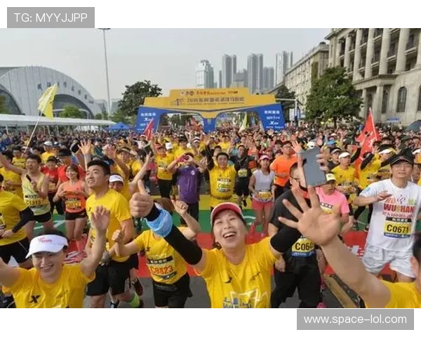 足球球星齐聚北京展现巅峰技艺点燃城市激情掀起全民热潮